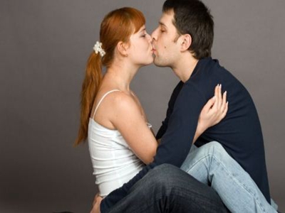 怎么从男人吻你的方式测试他是否真正爱你